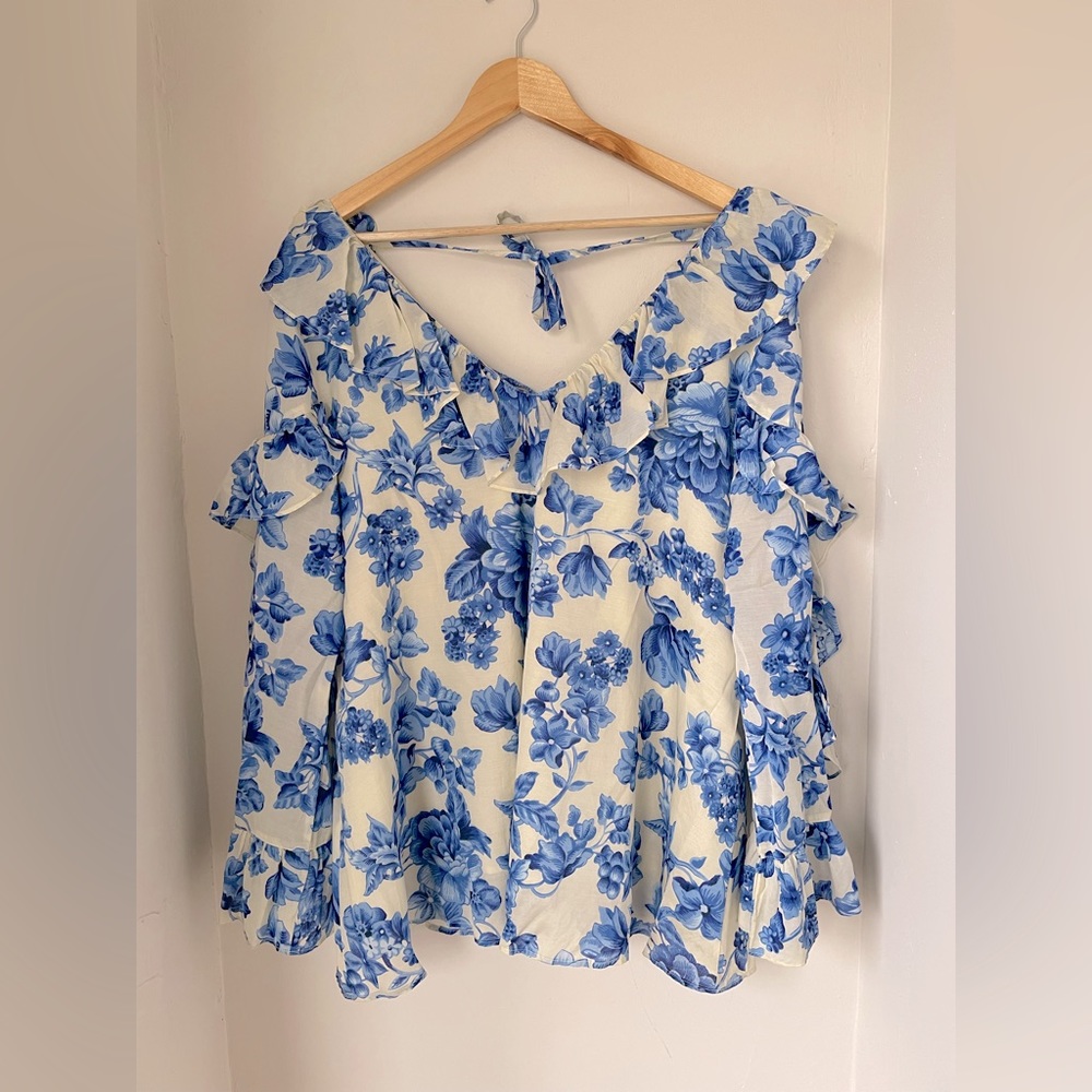 Scee by Twinset white and blue floral tunic NWT size S
